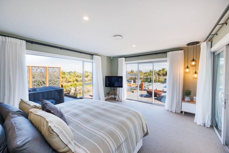 Photo of property in 9 Paterson Lane, Kelvin Grove, Palmerston North, 4470