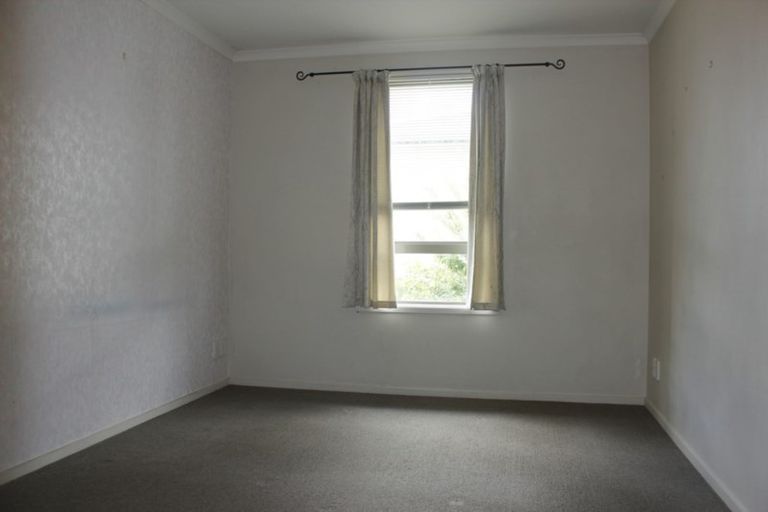 Photo of property in 19 Verdale Circle, Glen Eden, Auckland, 0602