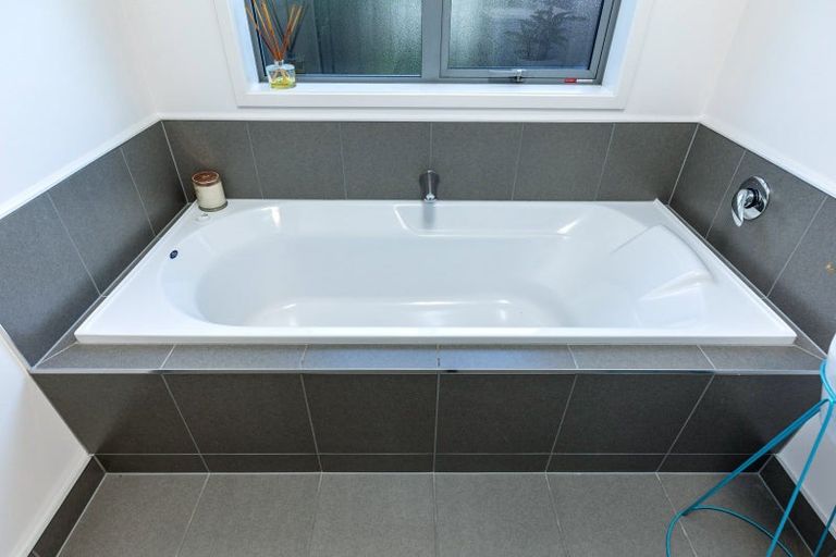 Photo of property in 15 De Castro Drive, Blenheim, 7201