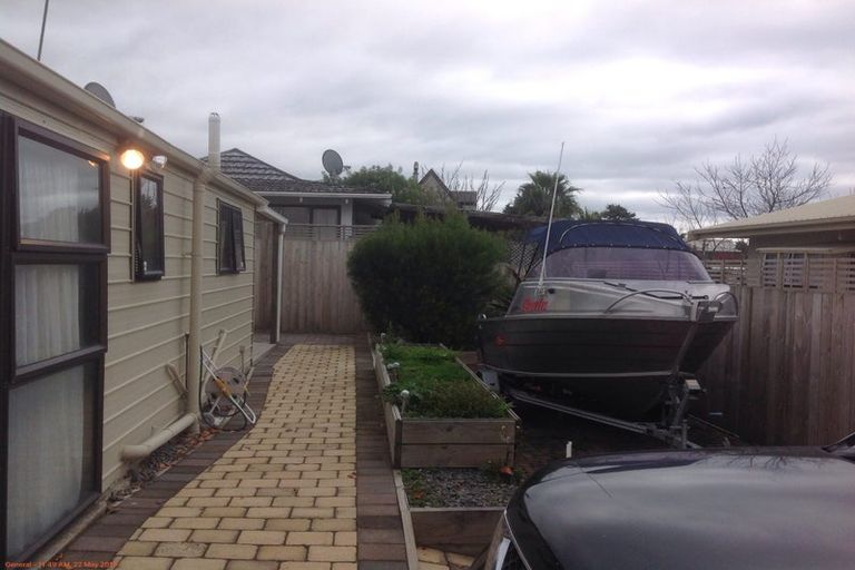 Photo of property in 114b Simpson Road, Papamoa Beach, Papamoa, 3118