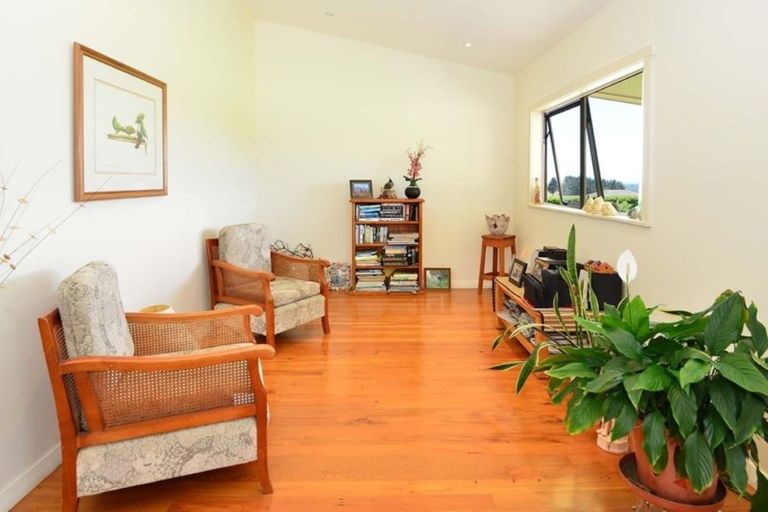 Photo of property in 135c Hutchinson Road, Helensville, 0875