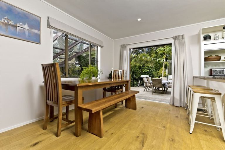Photo of property in 14b South Lynn Road, Titirangi, Auckland, 0604