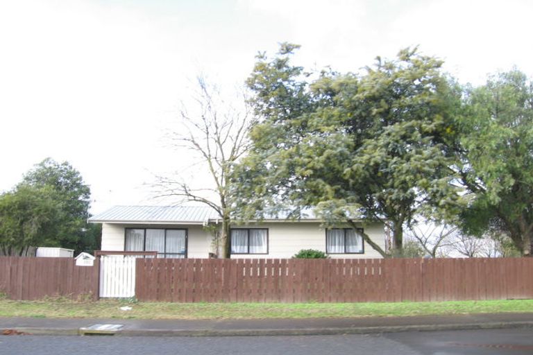 Photo of property in 216 Mcleod Street, Camberley, Hastings, 4120