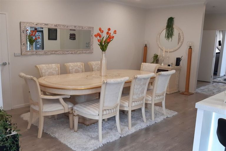 Photo of property in 20 Drumbuoy Drive, Flat Bush, Auckland, 2019