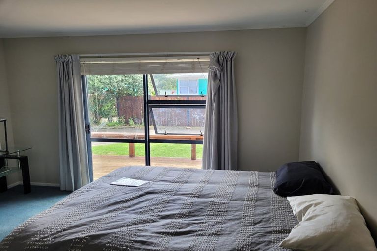 Photo of property in 16 Montmere Avenue, Te Atatu Peninsula, Auckland, 0610