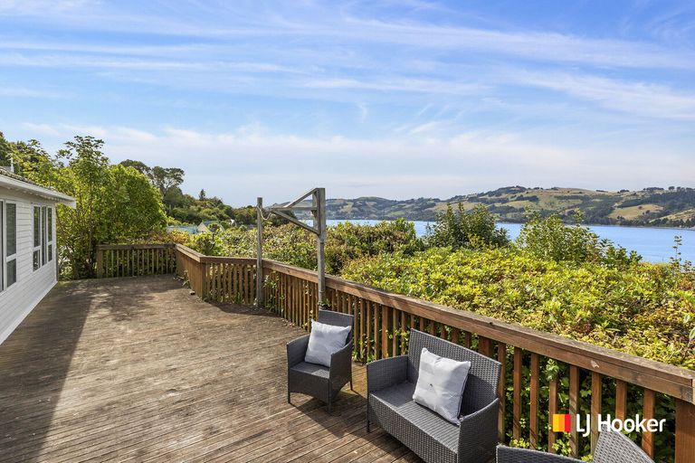 Photo of property in 32 Adderley Terrace, Ravensbourne, Dunedin, 9022