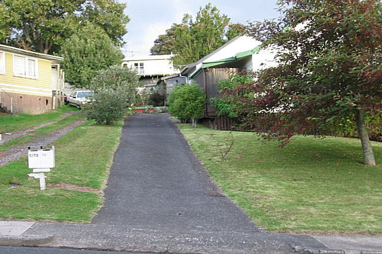 Photo of property in 72 Vodanovich Road, Te Atatu South, Auckland, 0610