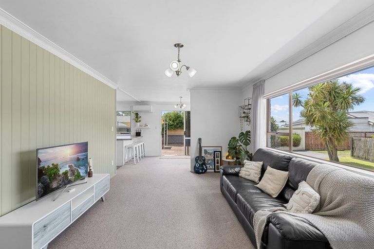 Photo of property in 21 Hastings Street, Te Puke, 3119