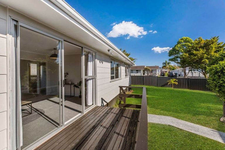 Photo of property in 8 Carbery Place, Manurewa, Auckland, 2102
