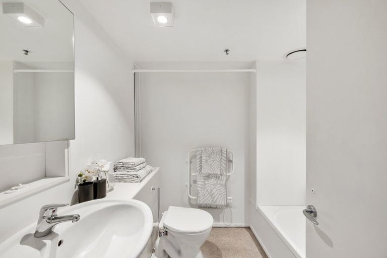 Photo of property in Hannahs Warehouse Apartments, 11/13 Leeds Street, Te Aro, Wellington, 6011