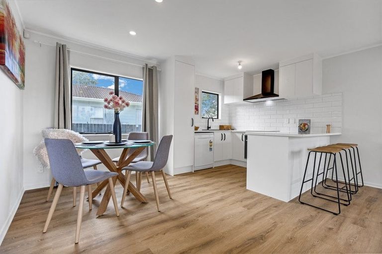 Photo of property in 2/17 Kent Road, Manurewa, Auckland, 2102