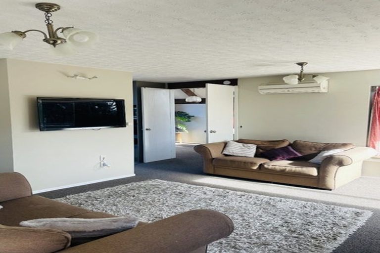 Photo of property in 2/35 Solway Avenue, Ilam, Christchurch, 8041