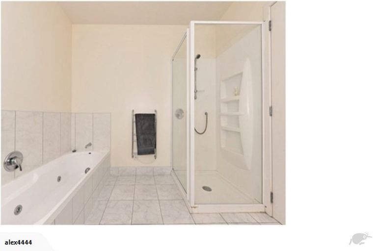 Photo of property in 255 Queens Drive, Lyall Bay, Wellington, 6022