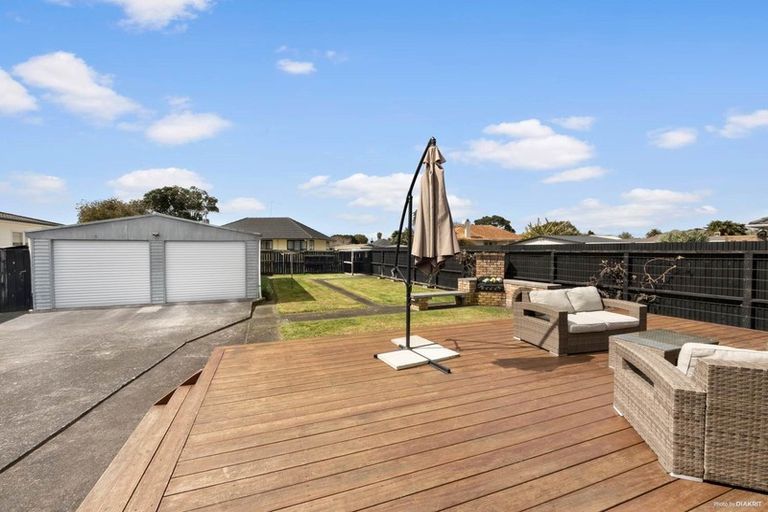 Photo of property in 31 Durham Street, Te Atatu Peninsula, Auckland, 0610