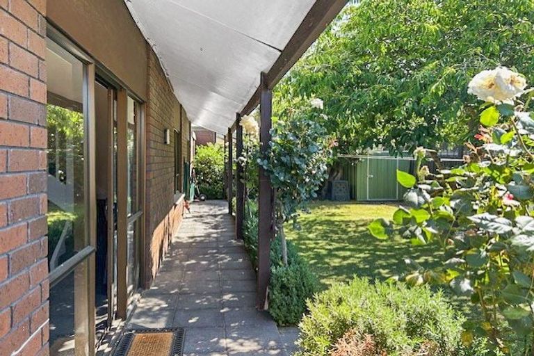 Photo of property in 31a Larch Place, Casebrook, Christchurch, 8051