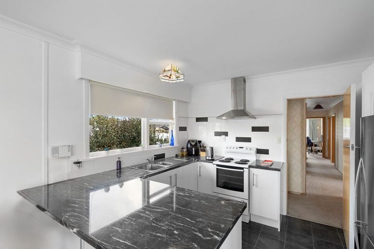 Photo of property in 1 Glen Street, Levin, 5510