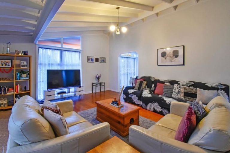 Photo of property in 25 Friesian Drive, Mangere, Auckland, 2022