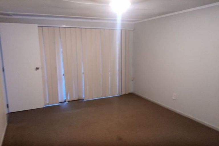 Photo of property in 2/21 Gloaming Place, Conifer Grove, Takanini, 2112