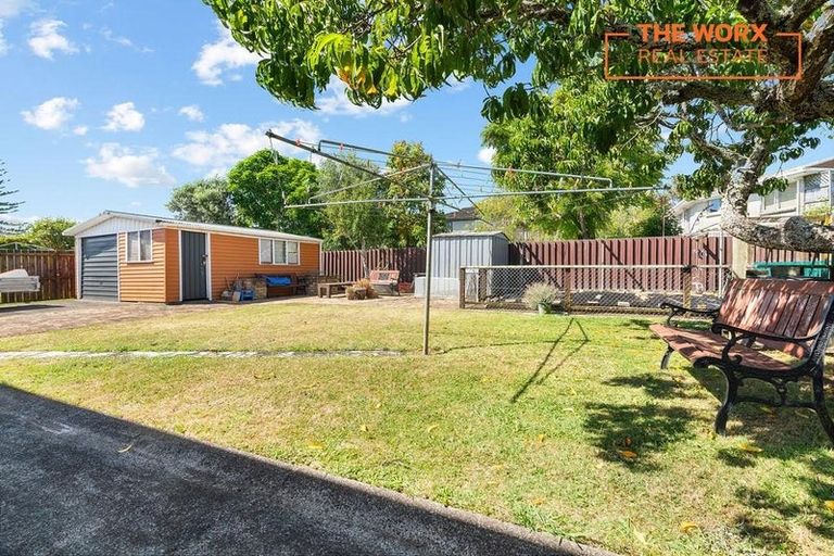 Photo of property in 72 Muir Avenue, Mangere Bridge, Auckland, 2022