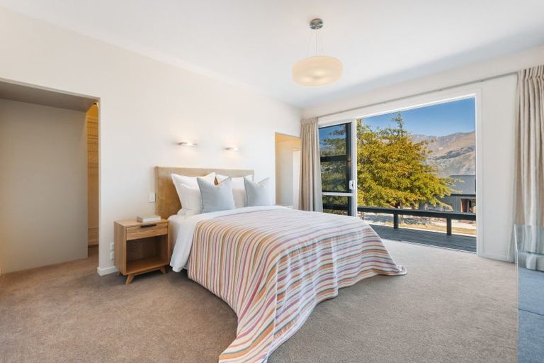 Photo of property in 2 Island View Place, Wanaka, 9305