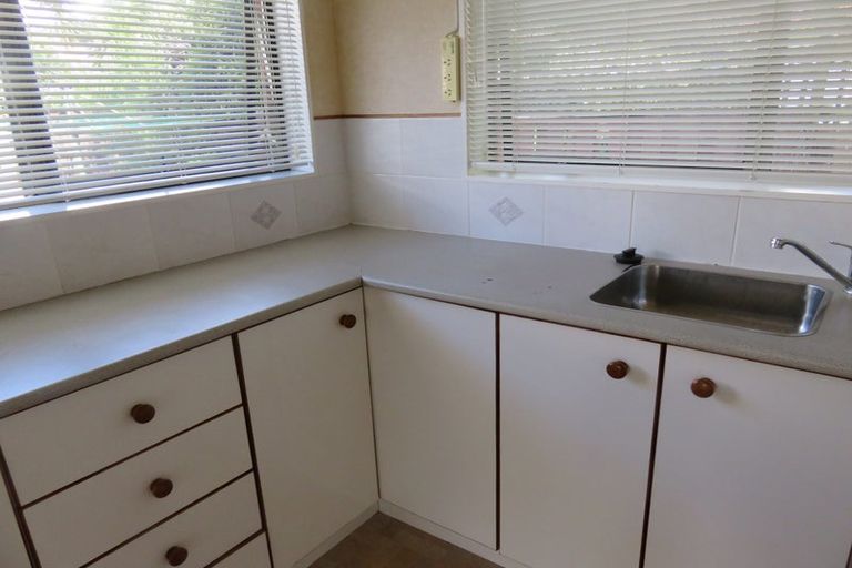 Photo of property in 1b Cairngorm Place, Highland Park, Auckland, 2010