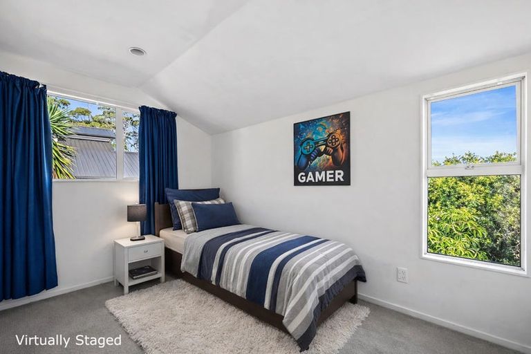 Photo of property in 2/13 Stoneleigh Court, Sunnynook, Auckland, 0632
