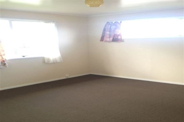 Photo of property in 2/14 Dalmatia Place, Henderson, Auckland, 0612