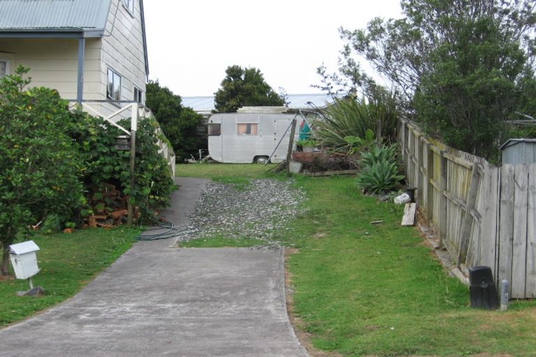 Photo of property in 6 Flaunty Place, West Harbour, Auckland, 0618