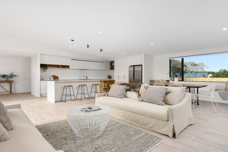 Photo of property in 1118 Papamoa Beach Road, Papamoa Beach, Papamoa, 3118