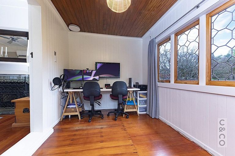 Photo of property in 30-32 Great North Road, Riverhead, 0820