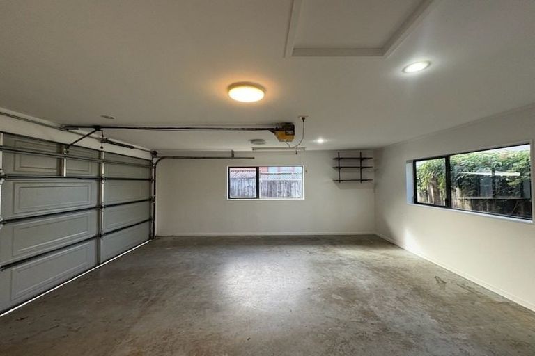 Photo of property in 3 Grande Vue Road, Papatoetoe, Auckland, 2025