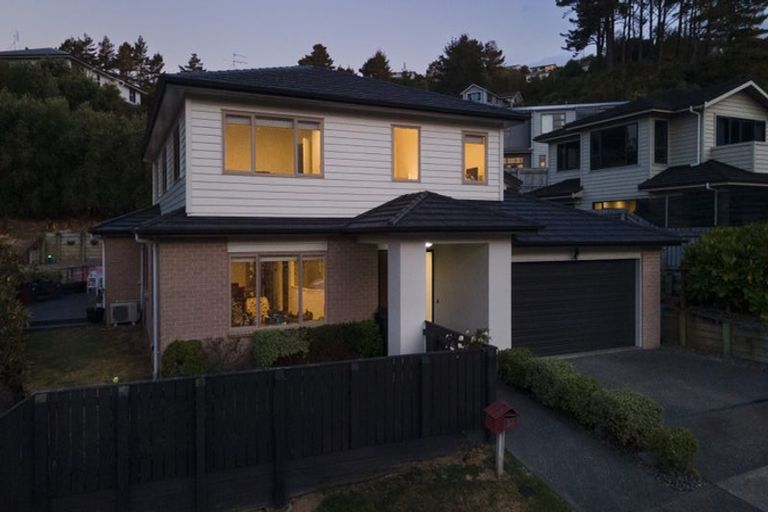 Photo of property in 21 Winsley Terrace, Churton Park, Wellington, 6037