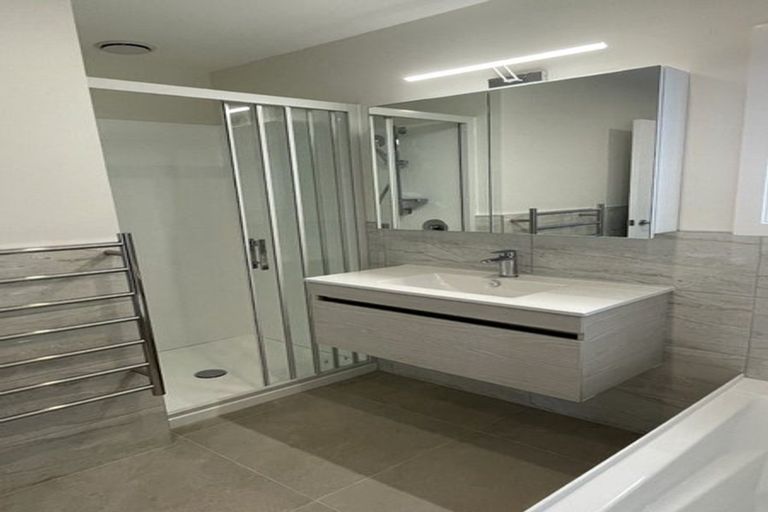 Photo of property in 79c Chilcott Road, Henderson, Auckland, 0612