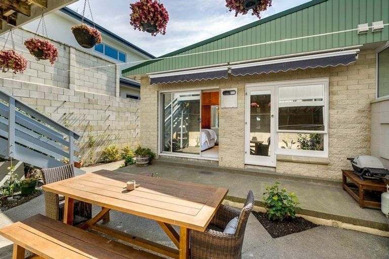 Photo of property in 10 North Terrace, Westshore, Napier, 4110