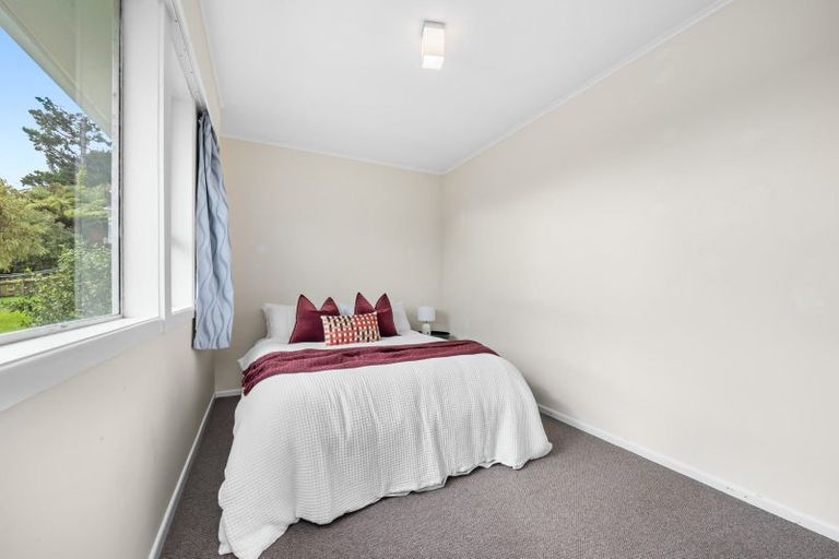 Photo of property in 4 Thomson Grove, Stokes Valley, Lower Hutt, 5019