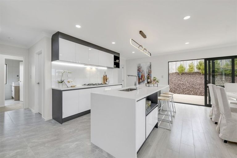 Photo of property in 19 Elevation Street, Flat Bush, Auckland, 2019