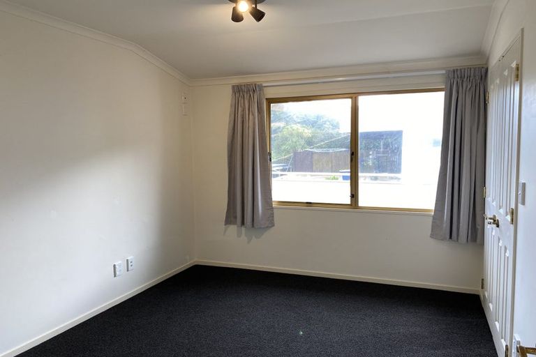 Photo of property in 17 Sea Vista Avenue, Beach Haven, Auckland, 0626