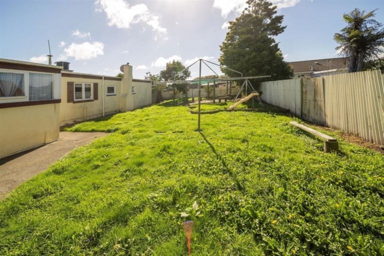Photo of property in 13 Rimu Street, Hawera, 4610