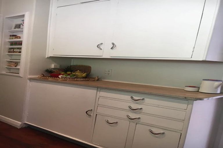 Photo of property in 26 Paturoa Road, Titirangi, Auckland, 0604