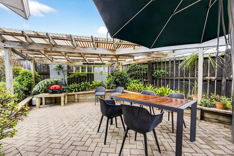 Photo of property in 15 Harvest Drive, Henderson, Auckland, 0612