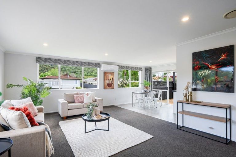 Photo of property in 4 Harvard Grove, Totara Park, Upper Hutt, 5018