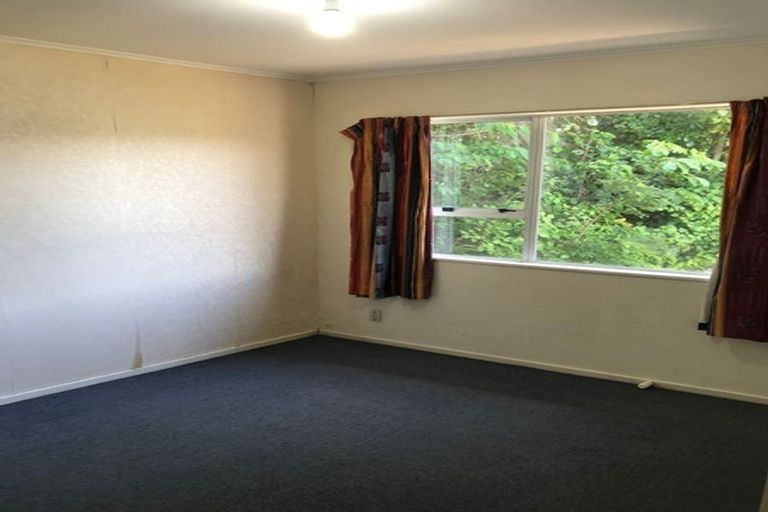 Photo of property in 26 Batchelor Street, Newlands, Wellington, 6037