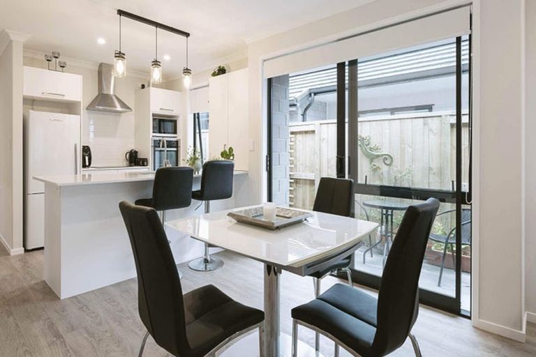 Photo of property in 28 Mahi Road, Helensville, 0800