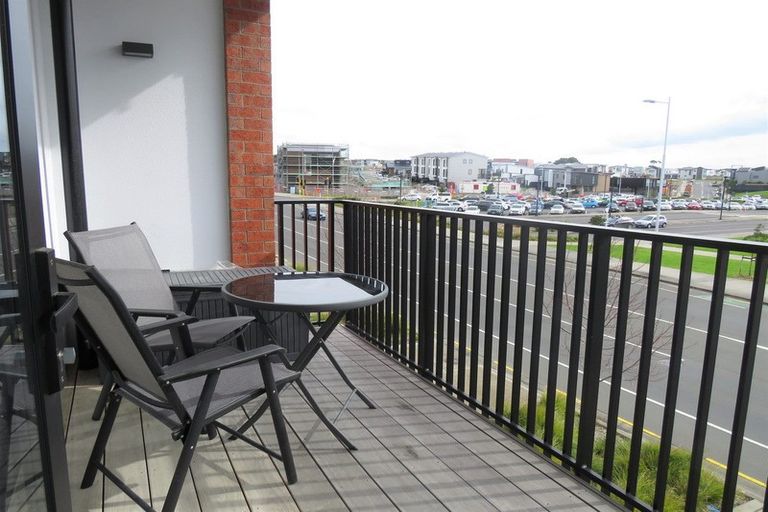 Photo of property in 104/1 Sidney Wallingford Way, Hobsonville, Auckland, 0616