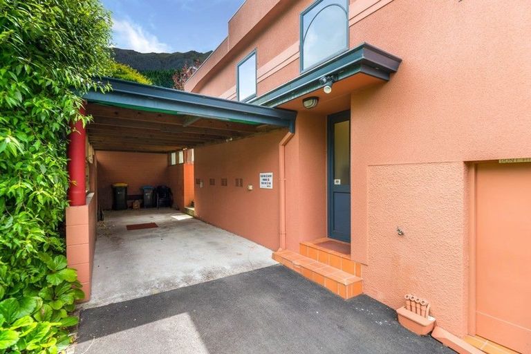 Photo of property in 18b Avalon Crescent, Fernhill, Queenstown, 9300