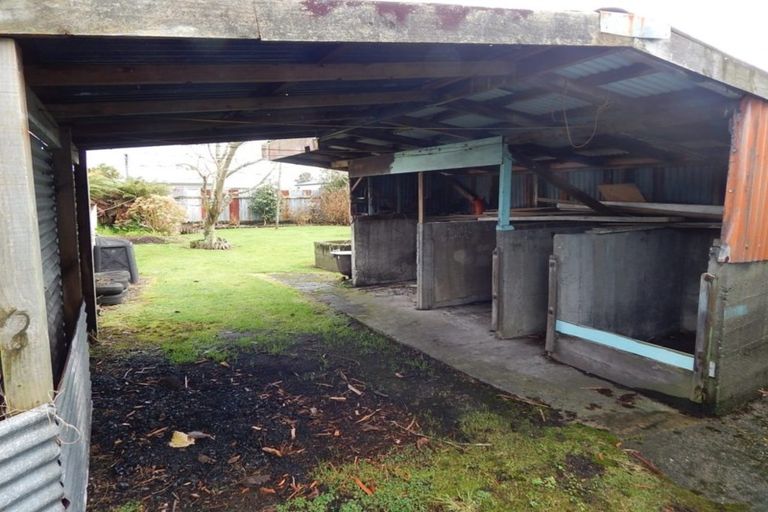 Photo of property in 104 Peel Street, Westport, 7825