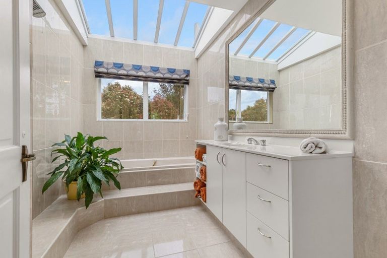 Photo of property in 58 Highbury Drive, Levin, 5510