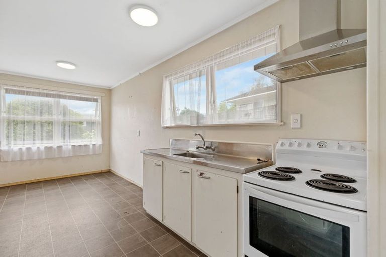 Photo of property in 5 Sunvue Road, Glen Eden, Auckland, 0602