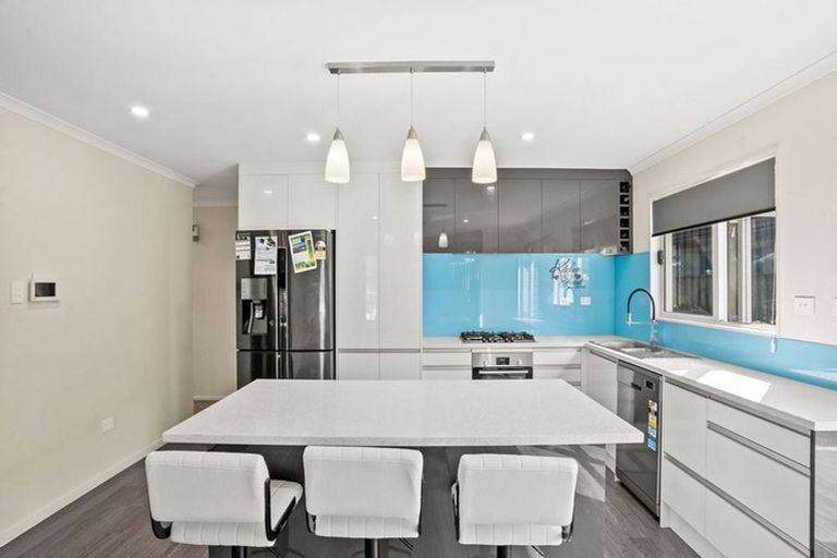 Photo of property in 18 Sapwood Crescent, Takanini, 2110