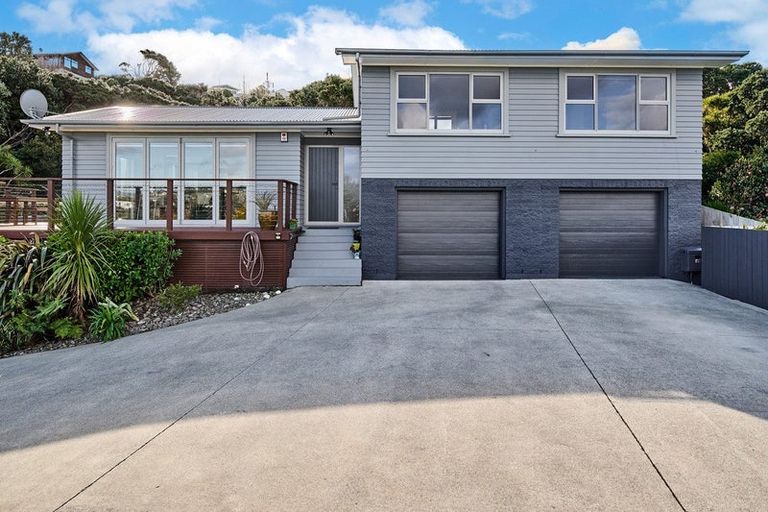 Photo of property in 92 Mana View Road, Paremata, Porirua, 5026